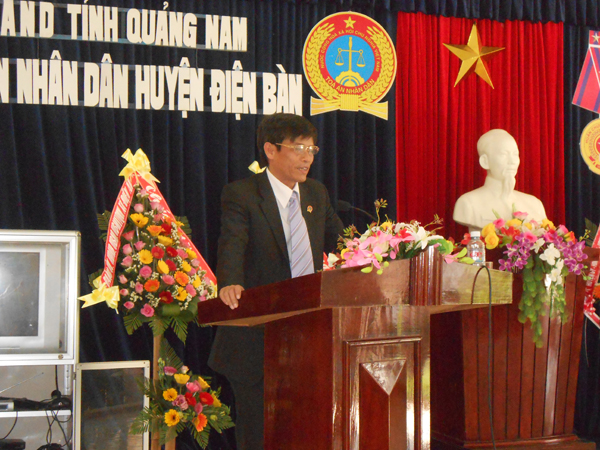 Đồng chí Trương Trọng Tiến - Bí thư Ban cán sự đảng, Chánh án TAND tỉnh Quảng Nam phát biểu tại buổi lễ.